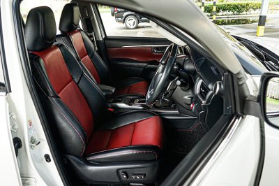 2017 Toyota Fortuner 2.8  TRD Sportivo SUV