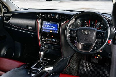 2017 Toyota Fortuner 2.8  TRD Sportivo SUV