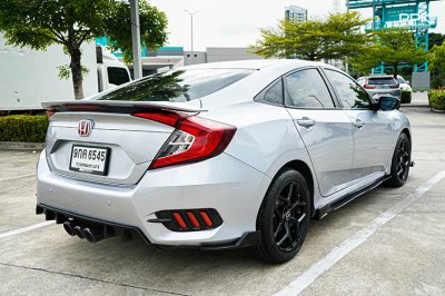 2018 Honda CIVIC 1.8 FC  E Sedan