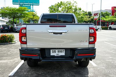 2023 Toyota Hilux Revo 2.4 Smart Cab Prerunner Mid