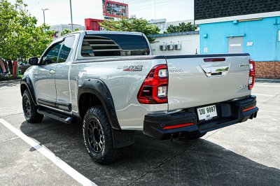 2023 Toyota Hilux Revo 2.4 Smart Cab Prerunner Mid