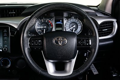 2023 Toyota Hilux Revo 2.4 Smart Cab Prerunner Mid