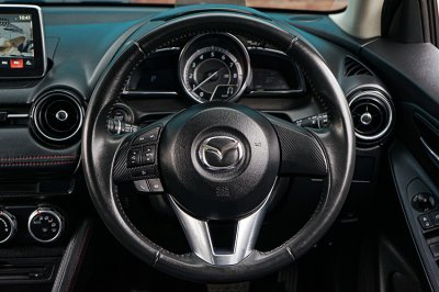 2017 MAZDA MAZDA2 1.3 High Connect