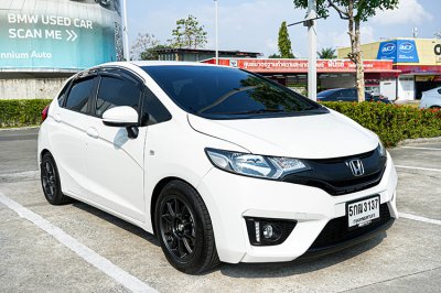 2016 Honda JAZZ 1.5 S