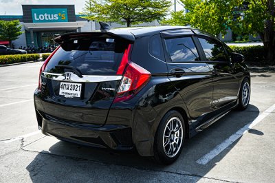 2015 Honda JAZZ 1.5 SV+