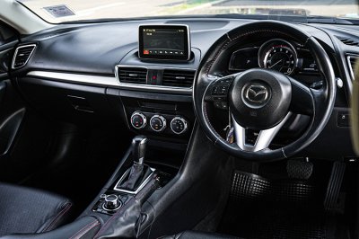 2016 Mazda 3 2.0 S Sports Hatchback