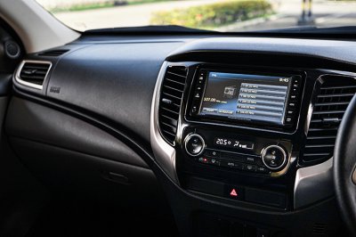 2016 Mitsubishi Triton 2.4 GLS Plus Mega Cab