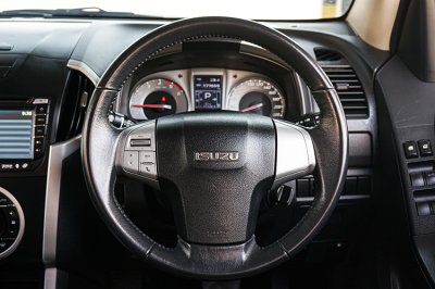 2014 ISUZU MU-X 3.0 4WD (DVD Navi)