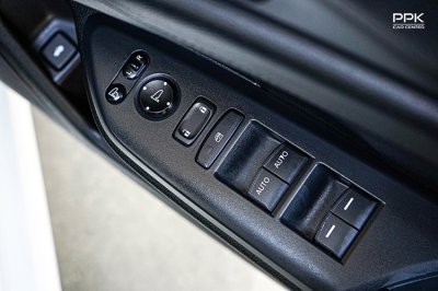 2016 Honda CIVIC 1.8 FC  EL Sedan