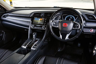 2016 Honda CIVIC 1.8 FC  EL Sedan