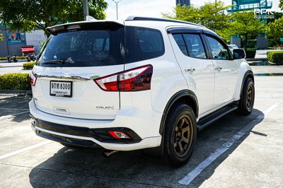 2020 Isuzu MU-X 1.9  The Onyx SUV