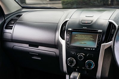 2014 ISUZU D-MAX  2.5 VGS Z-Prestige Navi HI-LANDER SPACECAB