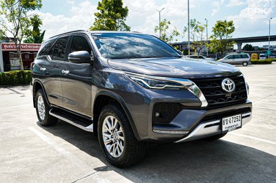 2020 Toyota FORTUNER 2.4  V SUV