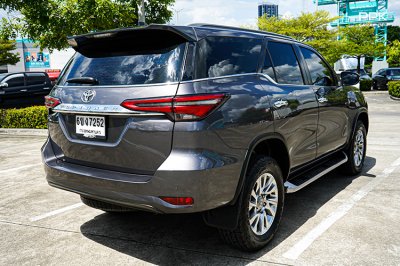 2020 Toyota FORTUNER 2.4  V SUV
