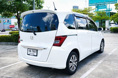 2013 Honda FREED 1.5  SE Wagon
