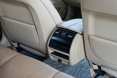 2011 BMW SERIES 5 523i