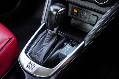 2021 MAZDA MAZDA2 1.3 S Leather