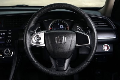 2016 HONDA CIVIC 1.8 E