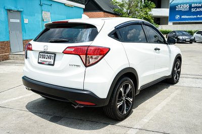 2015 HONDA HRV 1.8 E