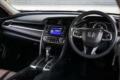 2019 HONDA CIVIC 1.8 E