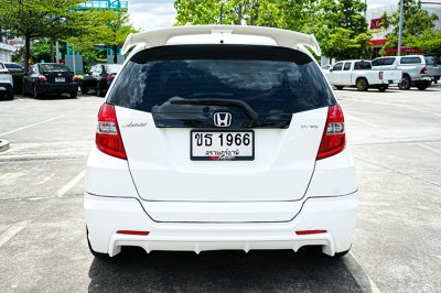 Honda JAZZ 1.5 (ปี 14-22) S Hatchback