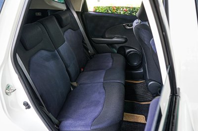 Honda JAZZ 1.5 (ปี 14-22) S Hatchback