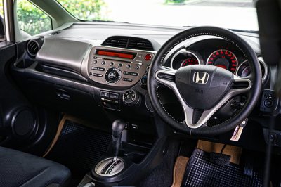 Honda JAZZ 1.5 (ปี 14-22) S Hatchback