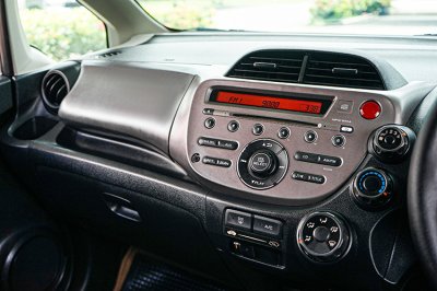 Honda JAZZ 1.5 (ปี 14-22) S Hatchback