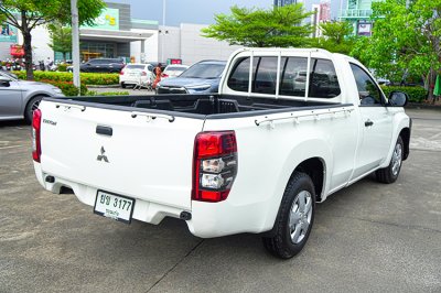2022 Mitsubishi Triton 2.5 GL