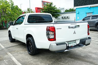 2022 Mitsubishi Triton 2.5 Mega Cab GLX