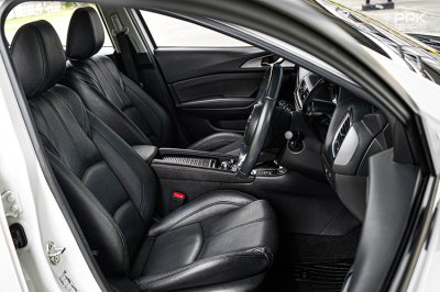 2018 Mazda 3 2.0  S Sports Hatchback