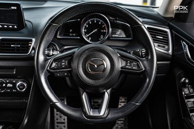 2018 Mazda 3 2.0  S Sports Hatchback