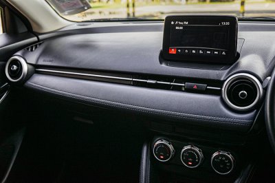 2022 Mazda 2 1.3  S Leather