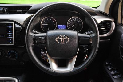 2016 Toyota Hilux Revo 2.4 E Prerunner Double Cab