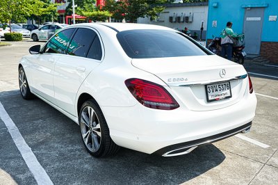 2019 Benz C220d 2.0 Avantgarde W205