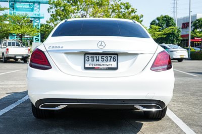 2019 Benz C220d 2.0 Avantgarde W205