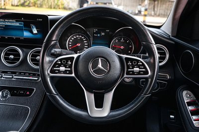 2019 Benz C220d 2.0 Avantgarde W205