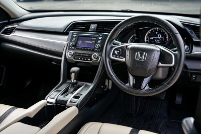 2017 HONDA CIVIC 1.8 E