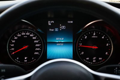 2019 Benz C220d 2.0 Avantgarde W205