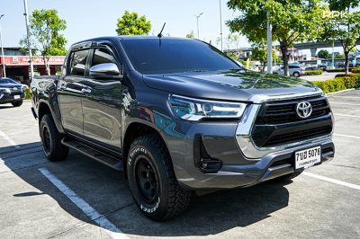 2022 Toyota HILUX REVO 2.4 Double Cab Prerunner Mid Pickup