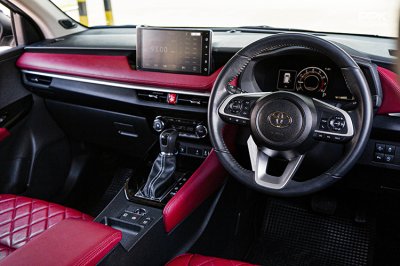 2025 Toyota Yaris Ativ 1.2 Premium Luxury Sedan