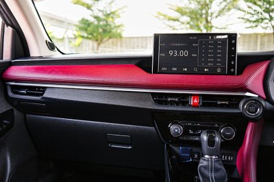 2025 Toyota Yaris Ativ 1.2 Premium Luxury Sedan