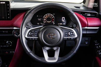 2025 Toyota Yaris Ativ 1.2 Premium Luxury Sedan