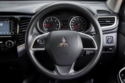 2015 MITSUBISHI TRITON 2.4 MIVEC PLUS DBL CAB