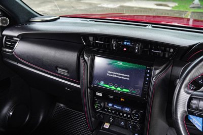 2022 Toyota Fortuner 2.8 GR Sport (Black Top) 4WD SUV