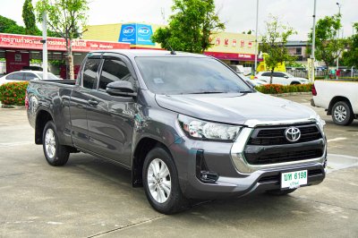 2024 Toyota Hilux Revo 2.4  Entry Smart Cab Z Edition