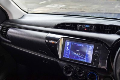 2024 Toyota Hilux Revo 2.4  Entry Smart Cab Z Edition