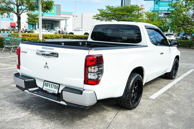 2022 Mitsubishi Triton 2.5 Mega Cab GLX