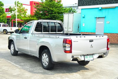 2022 Mitsubishi Triton 2.5 GL Single Cab