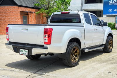 2015 ISUZU D-MAX 2.5 L โฉม HI-LANDER SPACECAB